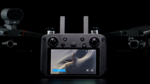 Dron DJI Mavic 2 Zoom (DJI Smart Controller)