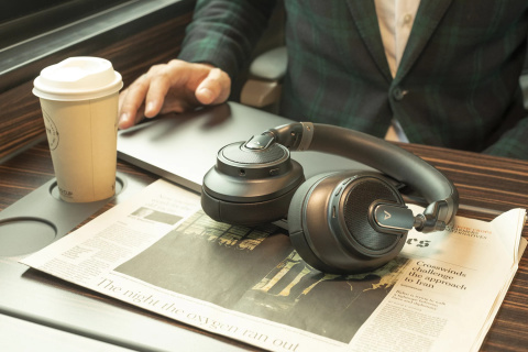 Słuchawki bezprzewodowe wokółuszne LAMAX HighComfort ANC