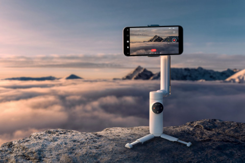 Gimbal Insta360 Flow Creator Kit (biały - Summit White) Gimbal Insta360 Flow Creator Kit (biały - Summit White)