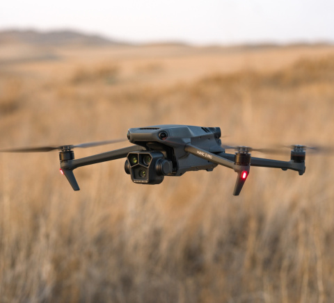 Dron DJI Mavic 3 Pro z kontrolerem RC