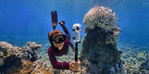 Insta360 X4 Adventure Bundle - kamera sferyczna 360° z zestawem akcesoriów