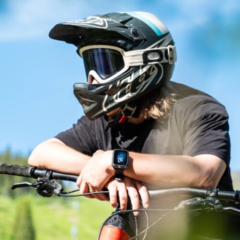 Pilot GPS z wbudowanym mikrofonem