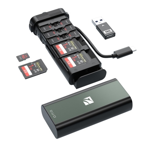 FREEWELL Duo Card Reader - Czytnik i pokrowiec kart SD i microSD