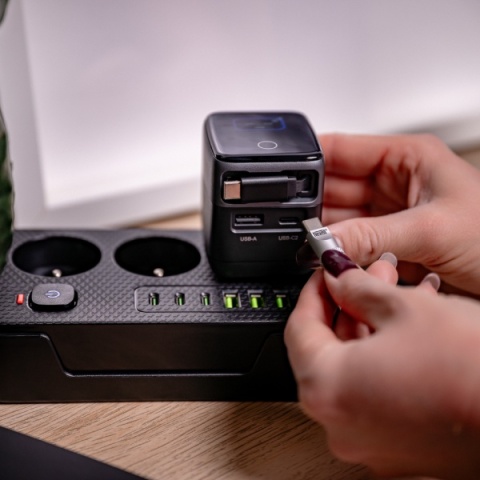 Ładowarka sieciowa GaN 70W TFT - Newell