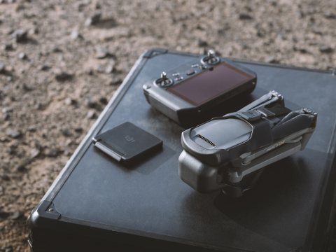 Dron DJI Mavic 3 Fly More Combo