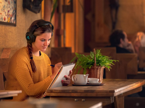 Słuchawki bezprzewodowe wokółuszne LAMAX Muse2